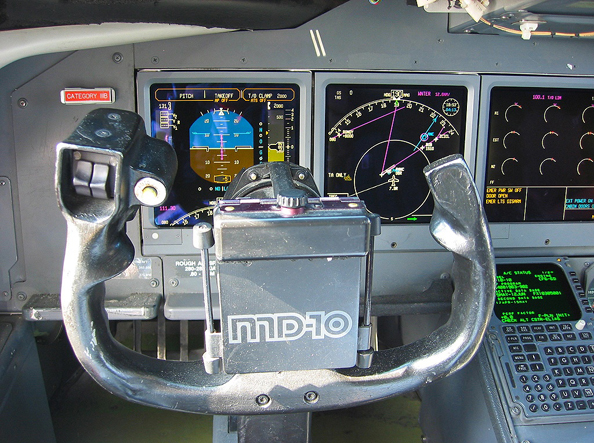 Fed Ex MD10- Flight Deck-1.jpg